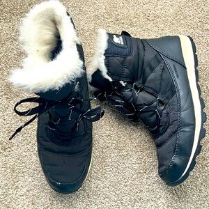 Sorel Black Ankle Boots Lace Up Faux Fur Lining Women’s US Size 7